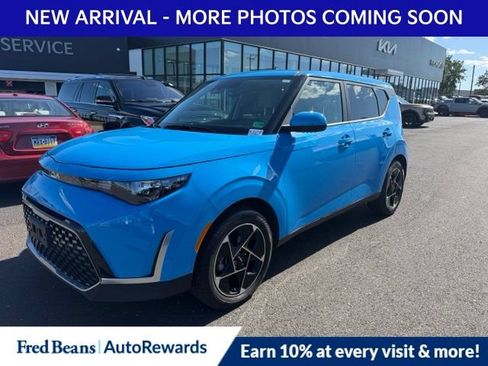 Used 2025 Kia Soul EX FWD image 3
