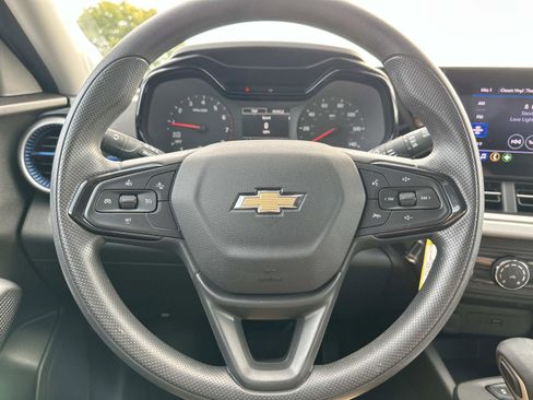 Certified 2024 Chevrolet Trax LS image 21