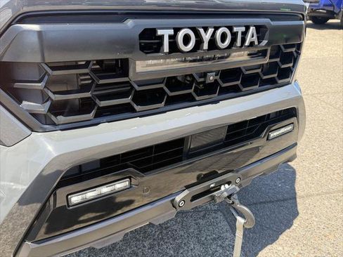 Used 2025 Toyota Tacoma TRD Pro AWD/4WD image 17