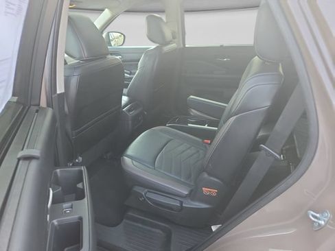 Used 2023 Nissan Pathfinder Platinum AWD/4WD image 9