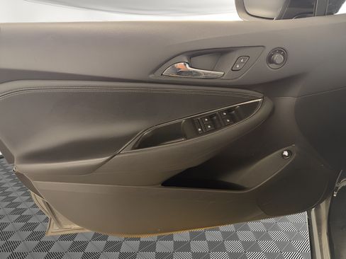 Used 2018 Chevrolet Cruze LT w/ Leather Package FWD image 14