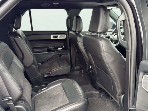 Used 2023 Ford Explorer ST-Line w/ Class IV Trailer Tow Package image 18