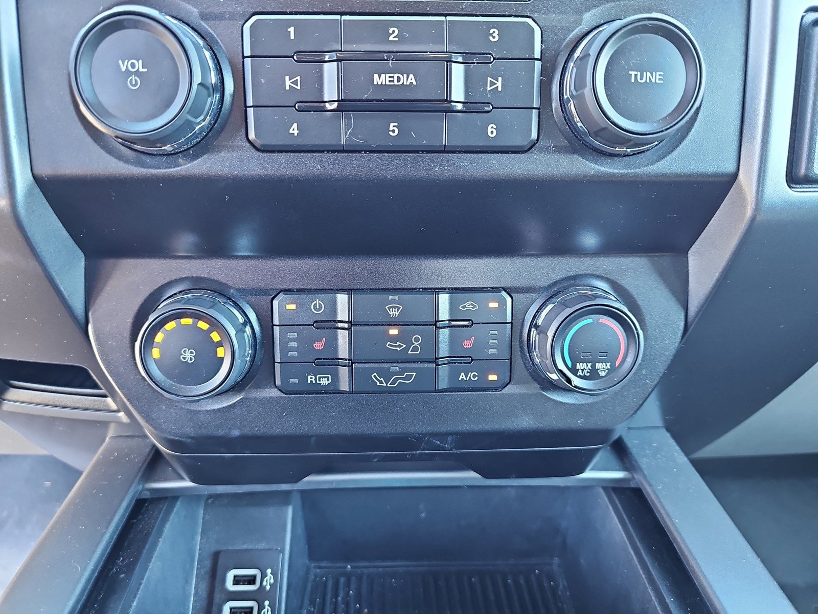 Used 2019 Ford F150 XLT w/ Equipment Group 302A Luxury AWD/4WD image 26