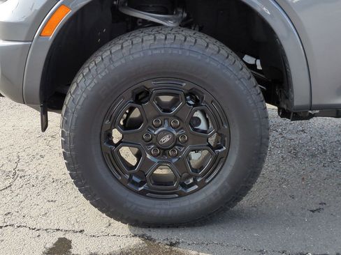 Used 2025 Ford Ranger Lariat w/ FX4 Off-Road Package image 14