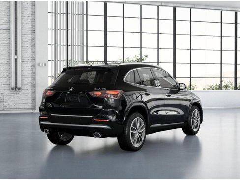 New 2026 Mercedes-Benz GLA 35 AMG 4MATIC image 21