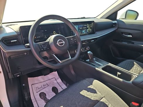 Used 2025 Nissan Kicks SV FWD image 16