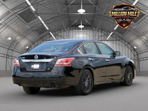 Used 2015 Nissan Altima 2.5 S w/ Power Driver Seat Package FWD image 9