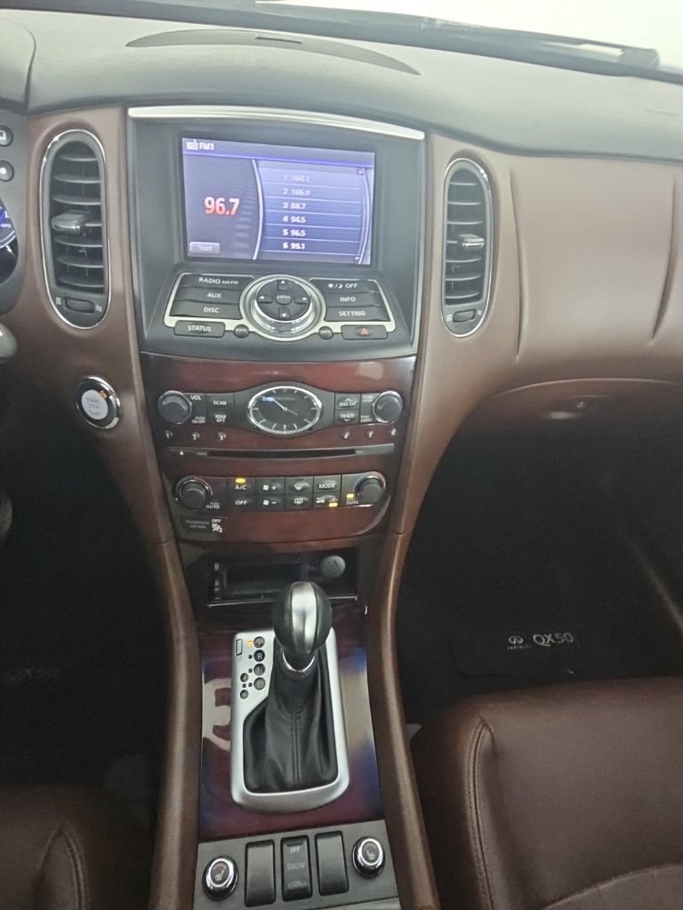 Used 2017 INFINITI QX50 2WD w/ Premium Package image 23