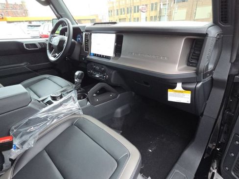 New 2026 Ford Bronco Outer Banks w/ Sasquatch Package AWD/4WD image 13