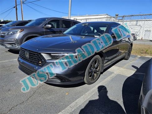 Used 2025 Honda Accord SE image 1