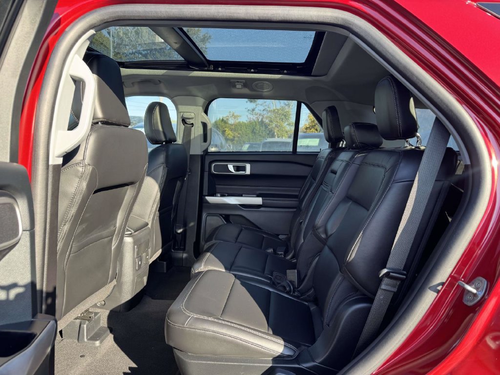 Used 2023 Ford Explorer XLT w/ Equipment Group 202A AWD/4WD image 11