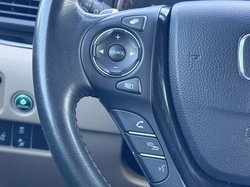 Used 2016 Honda Pilot Touring image 9