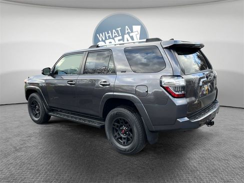 Certified 2018 Toyota 4Runner SR5 image 6