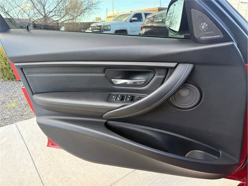 Used 2018 BMW M3 image 28