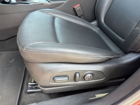 Used 2024 Buick Encore GX Sport Touring w/ Comfort Package image 17