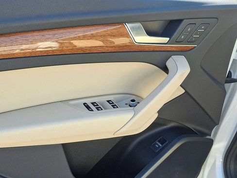 Certified 2023 Audi Q5 2.0T Premium w/ Convenience Package image 10