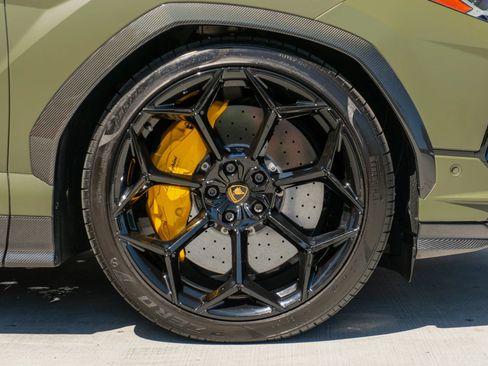 Used 2024 Lamborghini Urus Performante AWD/4WD image 38
