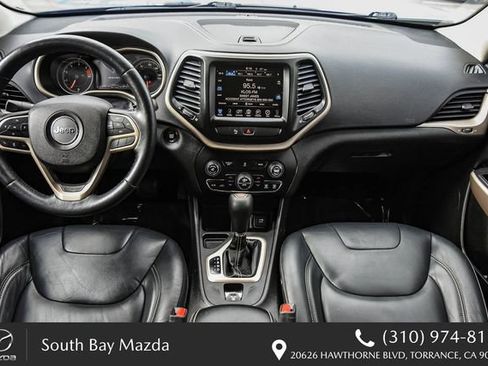 Used 2017 Jeep Cherokee Limited FWD image 12
