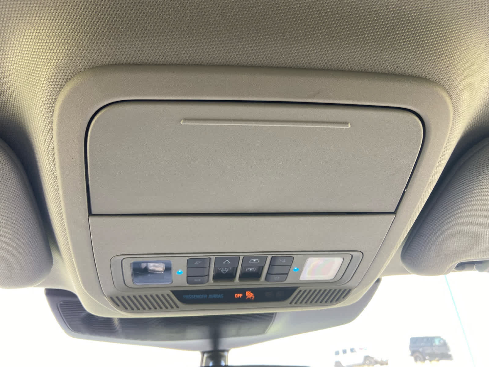 Used 2023 Ford Explorer XLT w/ Equipment Group 202A AWD/4WD image 32