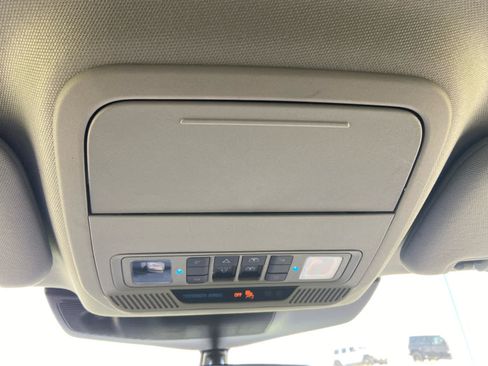 Used 2023 Ford Explorer XLT w/ Equipment Group 202A AWD/4WD image 32