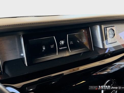 Used 2022 Rolls-Royce Phantom Sedan RWD image 22