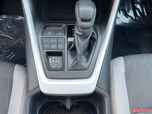 Certified 2025 Toyota RAV4 XLE AWD/4WD image 31
