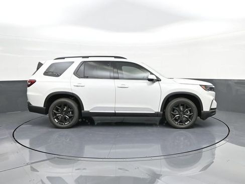 New 2025 Honda Pilot Touring image 22
