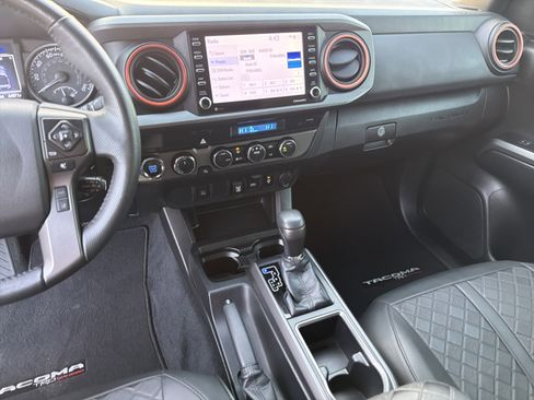 Used 2022 Toyota Tacoma 4x4 Double Cab image 29