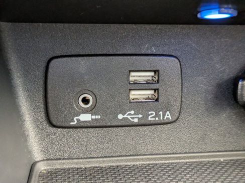 Certified 2023 Subaru Forester Limited image 23