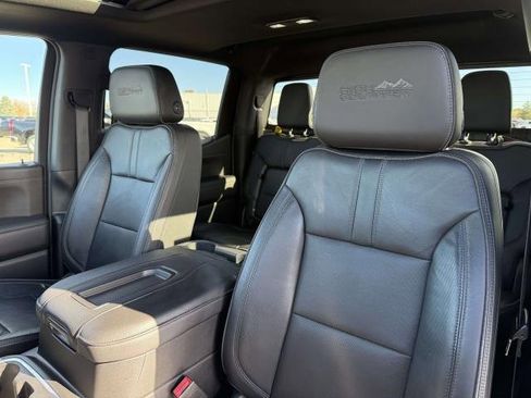 Used 2020 Chevrolet Silverado 1500 High Country w/ Technology Package image 11