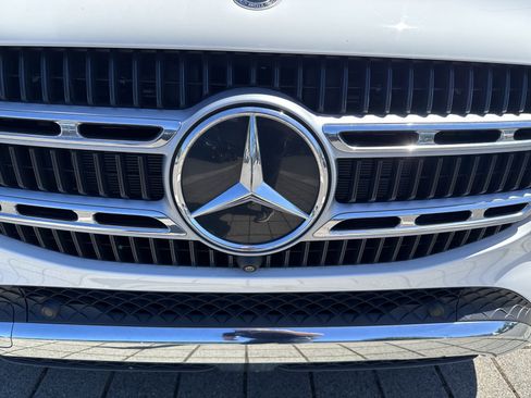 Certified 2025 Mercedes-Benz GLE 450e 4MATIC w/ Winter Package image 10