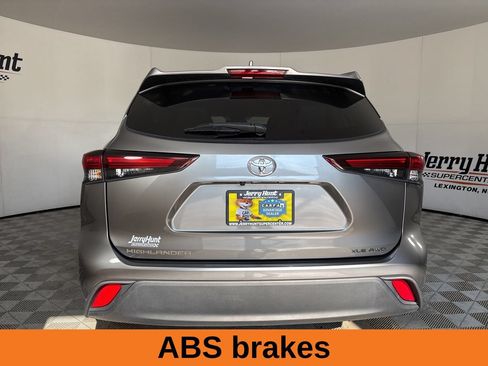 Used 2025 Toyota Highlander XLE AWD/4WD image 7