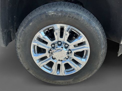 Used 2024 Chevrolet Silverado 2500 LTZ w/ LTZ Premium Package AWD/4WD image 11