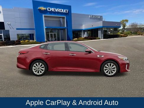 Used 2018 Kia Optima S w/ Panoramic Sunroof Package image 10