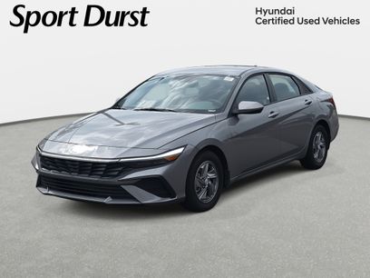 Certified 2025 Hyundai Elantra SE