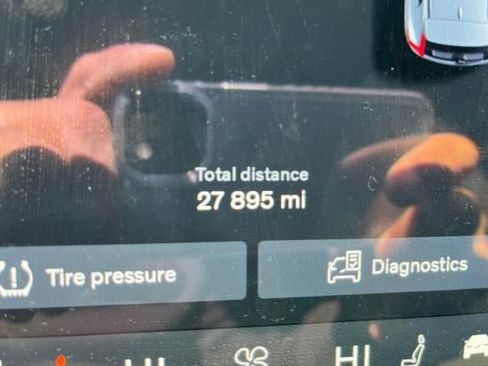 Used 2023 Volvo XC40 Recharge Plus image 8