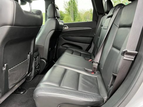 Used 2020 Jeep Grand Cherokee Limited AWD/4WD image 4