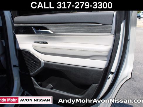 Used 2022 Jeep Wagoneer Series II w/ Premium Group I AWD/4WD image 24