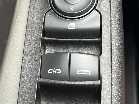 Used 2022 Chevrolet Equinox LS AWD/4WD image 6