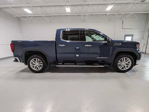 Certified 2022 GMC Sierra 1500 SLT w/ SLT Premium Package AWD/4WD image 7