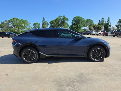 New 2026 Kia EV6 Wind RWD image 9