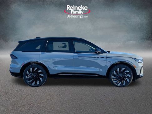 New 2026 Lincoln Nautilus Reserve w/ Jet Appearance Package AWD/4WD image 4
