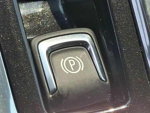 Used 2023 Chevrolet Equinox Premier AWD/4WD image 24