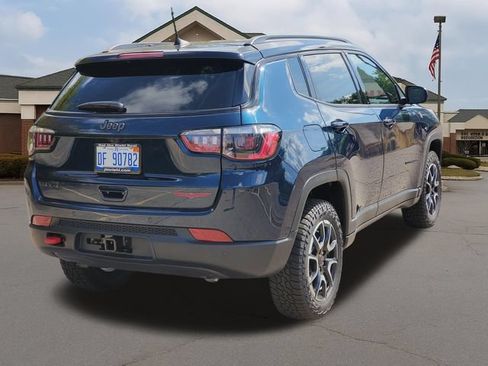 New 2026 Jeep Compass Trailhawk w/ Trailer Tow Group AWD/4WD image 3