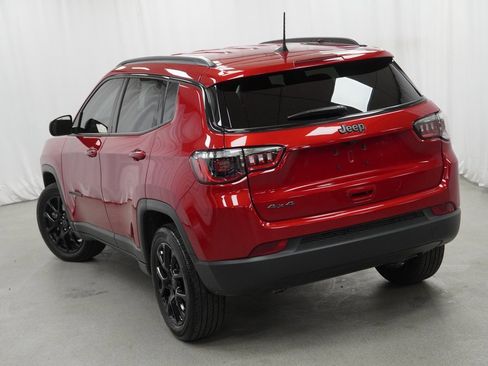 Used 2025 Jeep Compass Latitude w/ Altitude Special Edition image 13