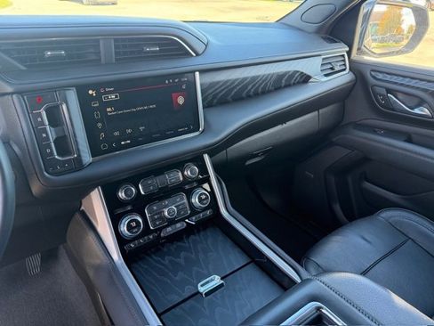 Used 2023 GMC Yukon Denali image 14