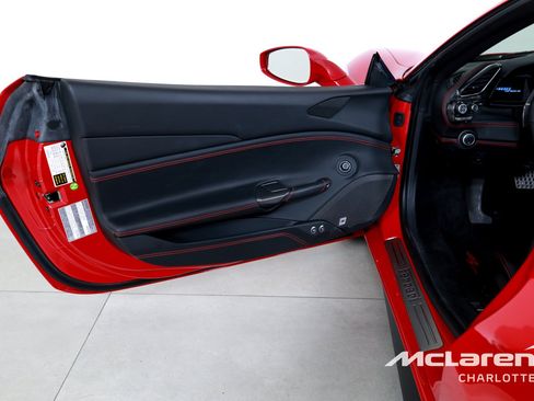 Used 2019 Ferrari 488 Spider RWD image 11