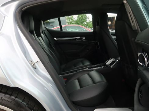 Used 2015 Porsche Panamera S image 21