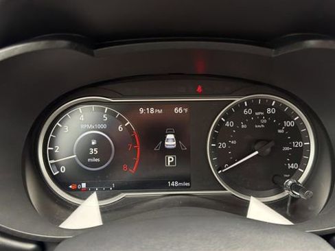 Used 2025 Nissan Versa SR w/ Trunk Package FWD image 13