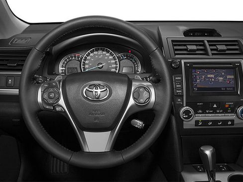 Used 2014 Toyota Camry LE FWD image 9